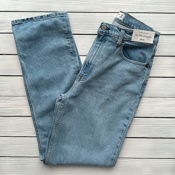 NWT Abercrombie & Fitch Ultra High Rise 90s Straight Jean in Light Destroyed 6 - Picture 13 of 13